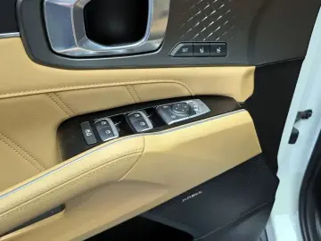 2023 Kia Sorento с пробегом 66 551 км
