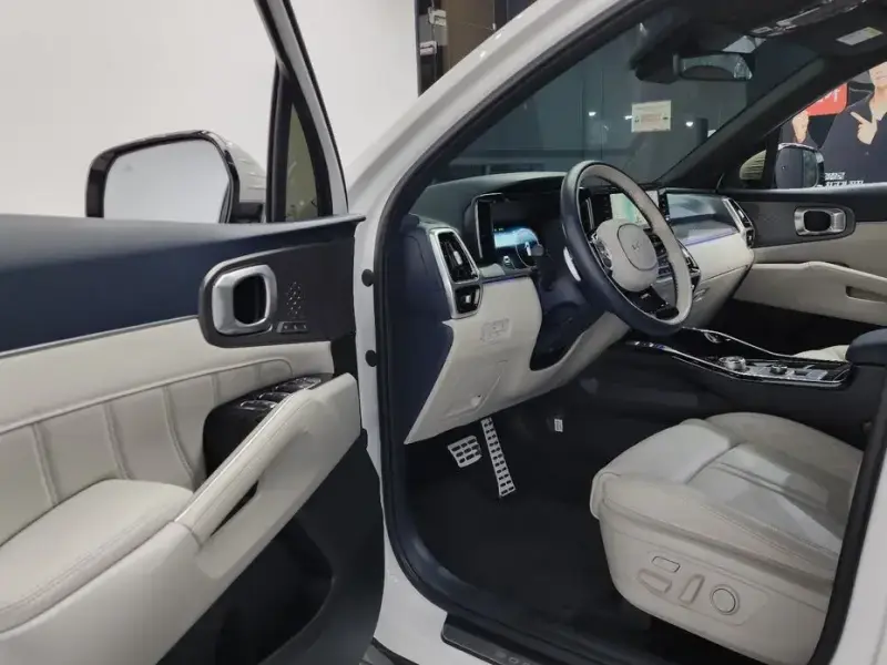 2023 Kia Sorento с пробегом 23 881 км