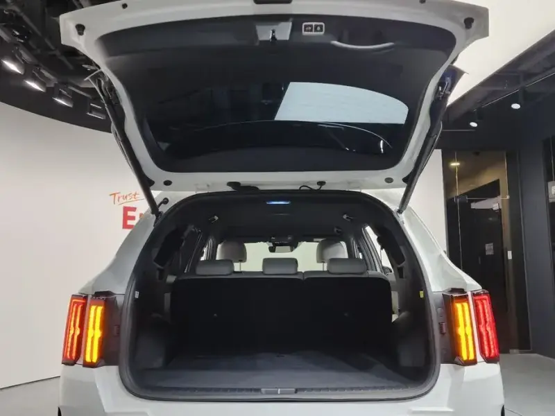 2023 Kia Sorento с пробегом 23 881 км