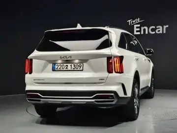 2023 Kia Sorento с пробегом 21 394 км