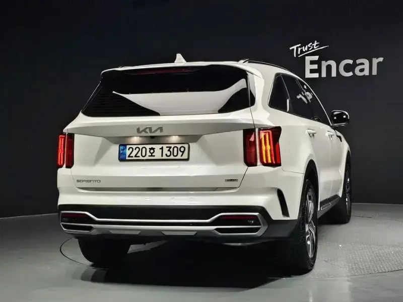 2023 Kia Sorento с пробегом 21 394 км