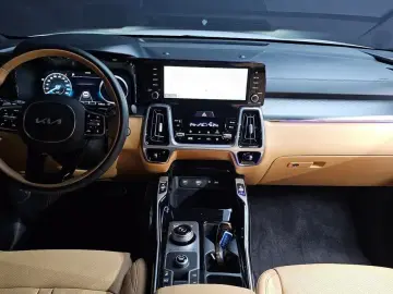 2023 Kia Sorento с пробегом 21 394 км