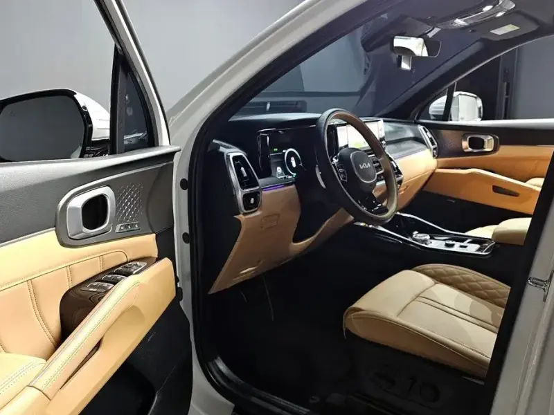 2023 Kia Sorento с пробегом 21 394 км