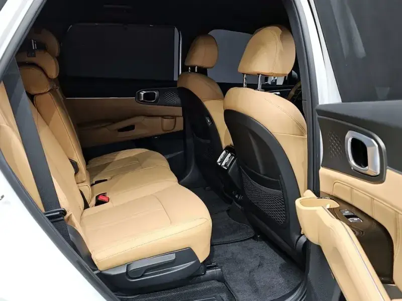 2023 Kia Sorento с пробегом 21 394 км