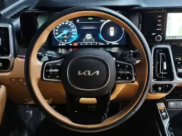 2023 Kia Sorento с пробегом 21 394 км