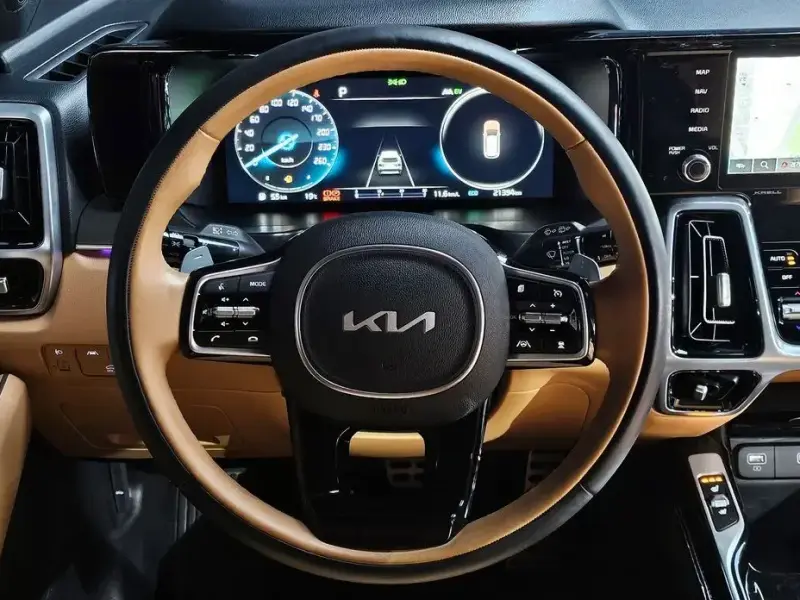 2023 Kia Sorento с пробегом 21 394 км
