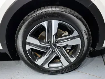 2023 Kia Sorento с пробегом 21 394 км