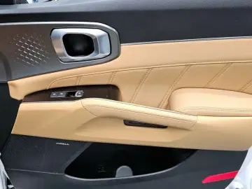 2023 Kia Sorento с пробегом 21 394 км