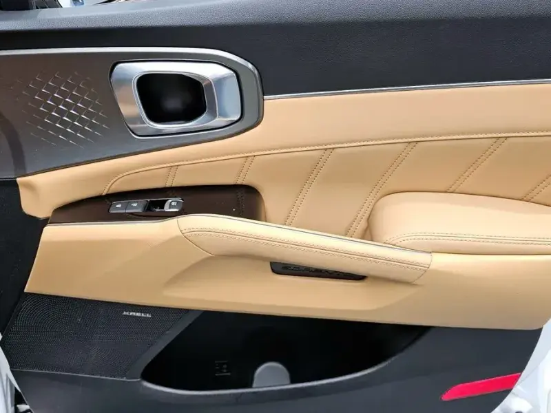 2023 Kia Sorento с пробегом 21 394 км