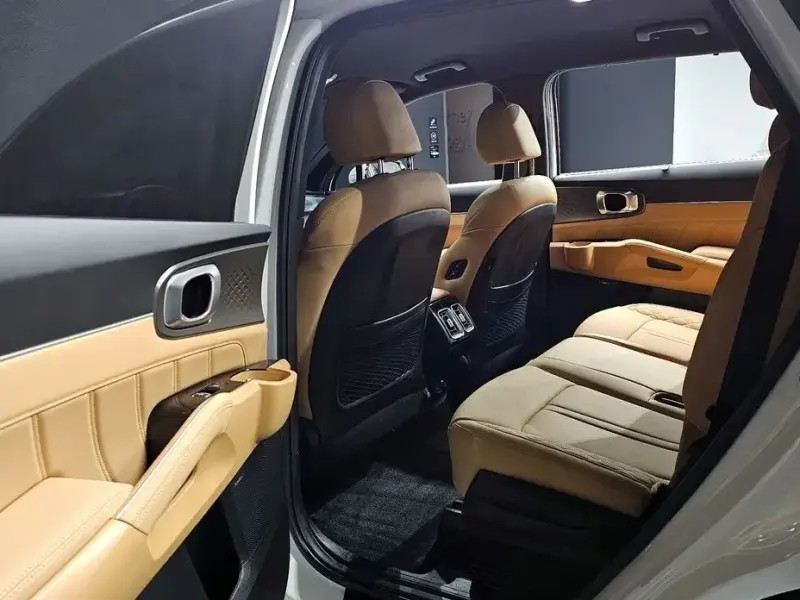 2023 Kia Sorento с пробегом 21 394 км