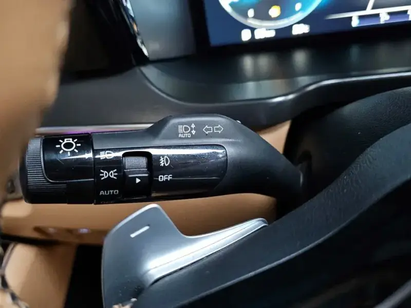 2023 Kia Sorento с пробегом 21 394 км