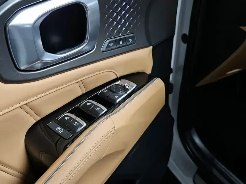 2023 Kia Sorento с пробегом 21 394 км