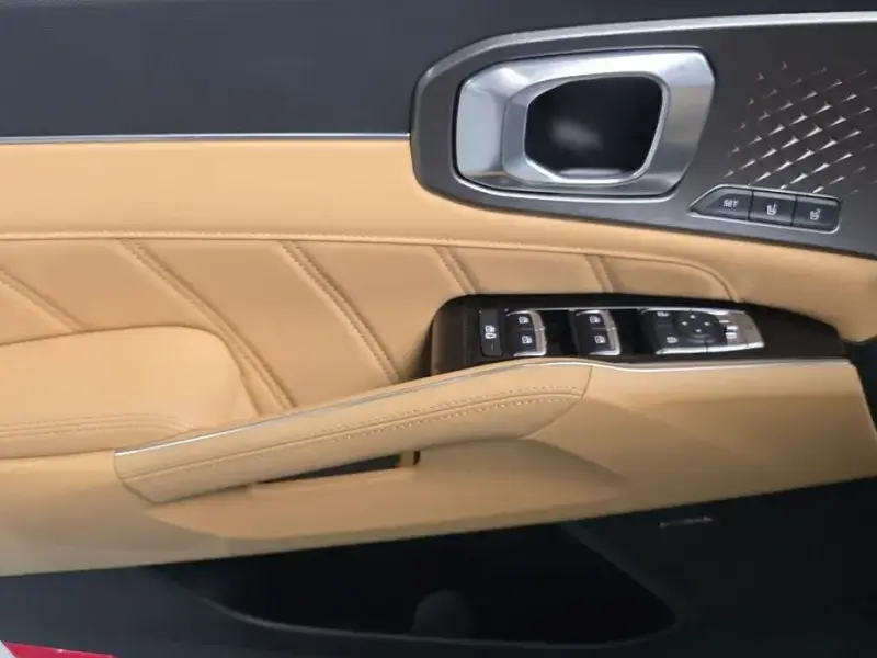 2023 Kia Sorento с пробегом 10 630 км