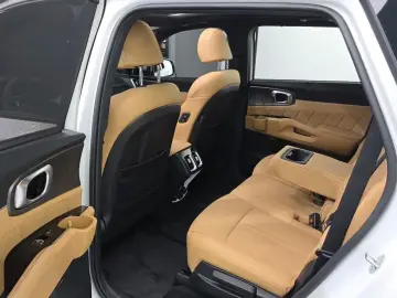 2023 Kia Sorento с пробегом 10 630 км