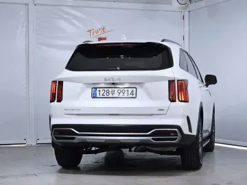 2023 Kia Sorento с пробегом 33 114 км
