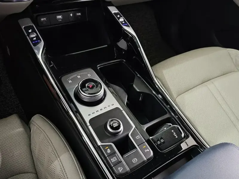 2023 Kia Sorento с пробегом 33 114 км