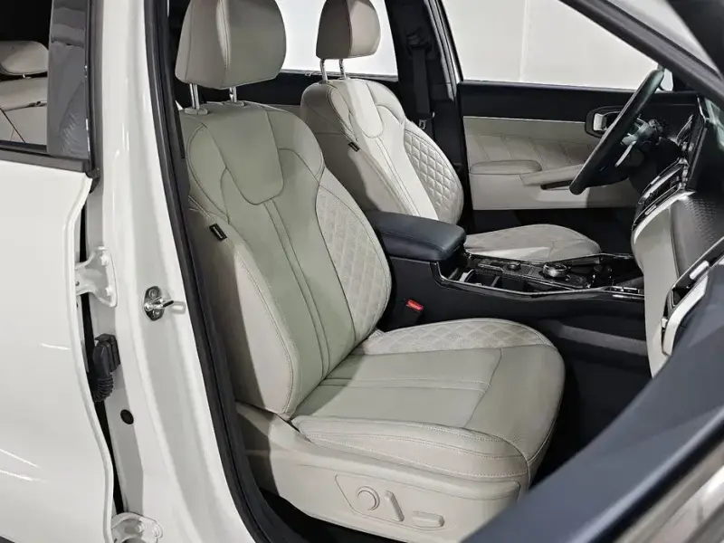 2023 Kia Sorento с пробегом 33 114 км