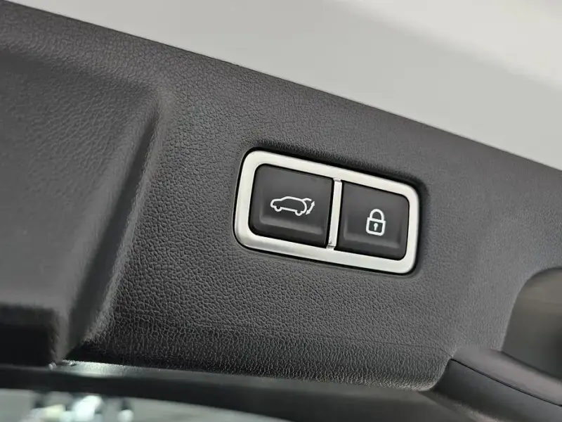 2023 Kia Sorento с пробегом 33 114 км