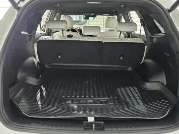 2023 Kia Sorento с пробегом 33 114 км