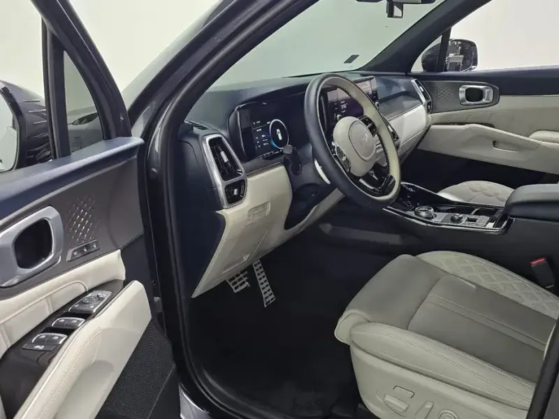 2022 Kia Sorento с пробегом 23 382 км