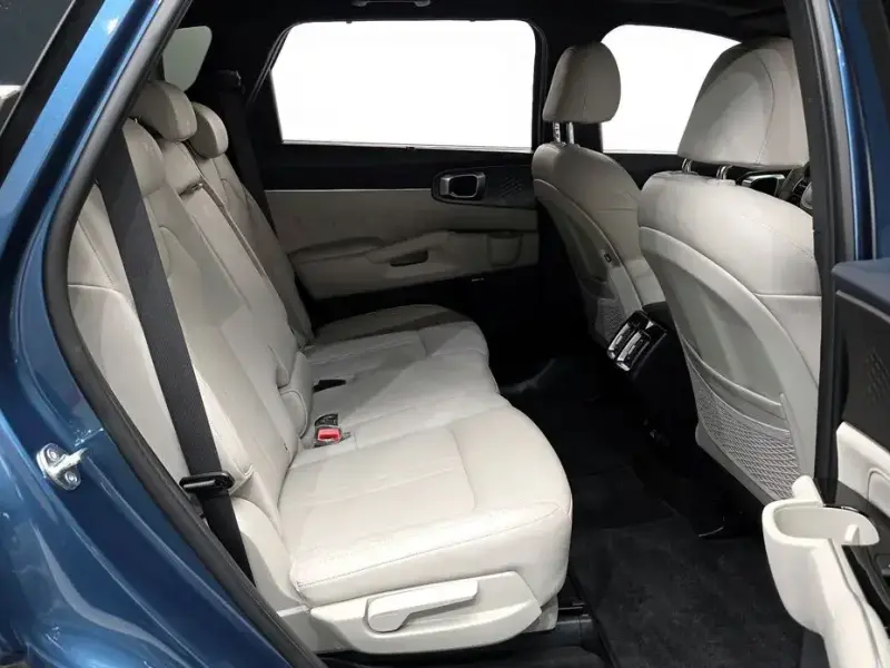 2023 Kia Sorento с пробегом 30 982 км