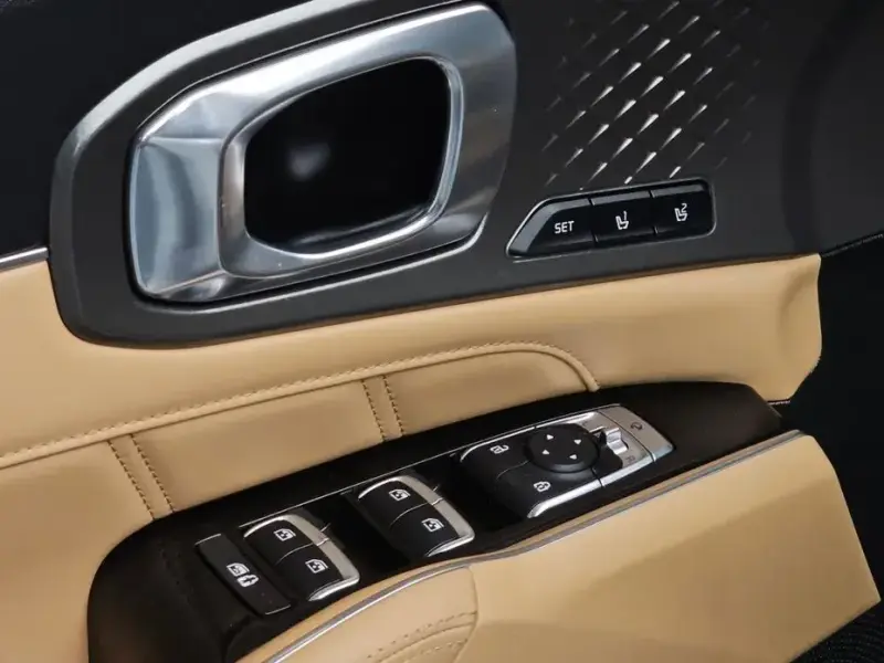 2023 Kia Sorento с пробегом 67 166 км