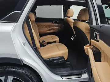 2023 Kia Sorento с пробегом 28 830 км