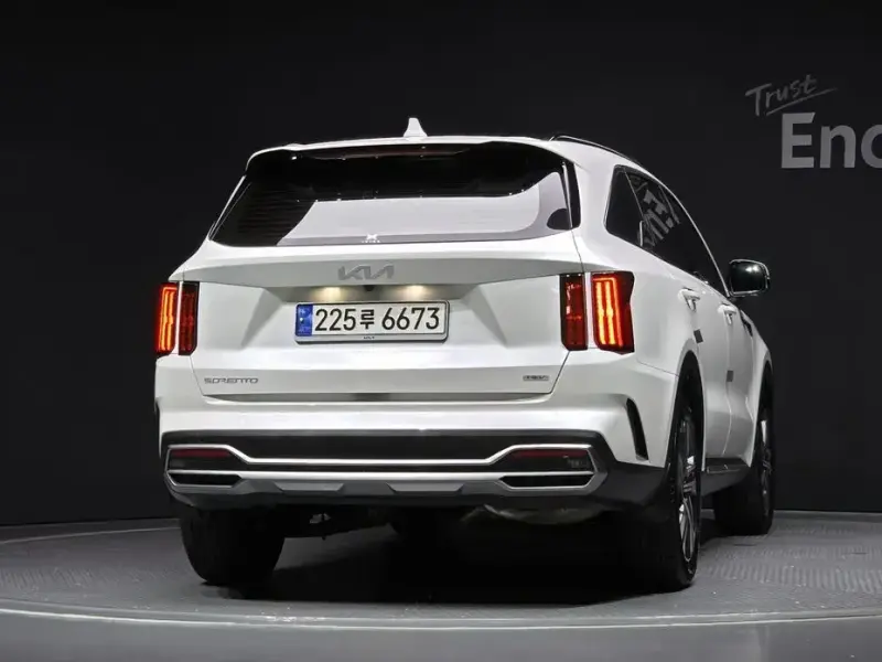 2023 Kia Sorento с пробегом 43 023 км