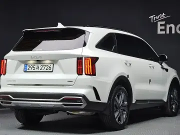 2023 Kia Sorento с пробегом 10 080 км