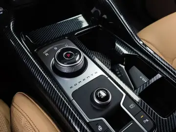 2023 Kia Sorento с пробегом 10 080 км