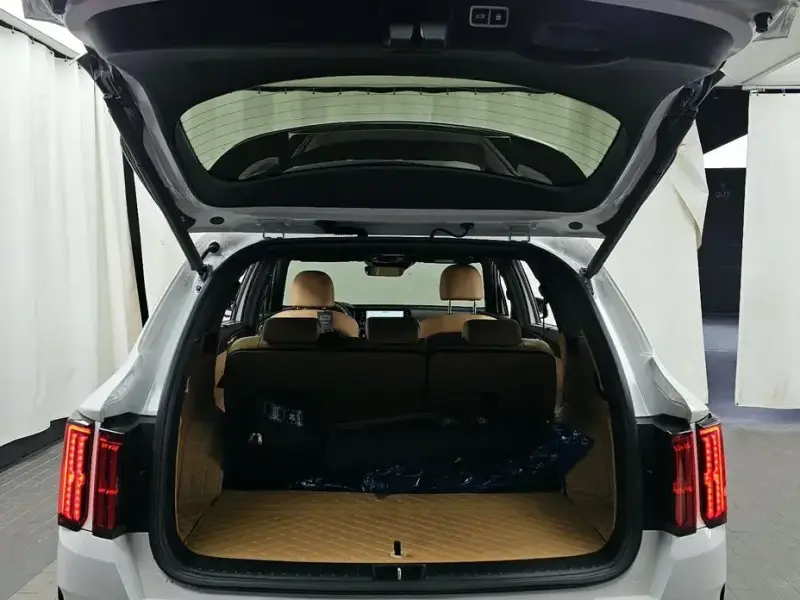 2023 Kia Sorento с пробегом 10 080 км