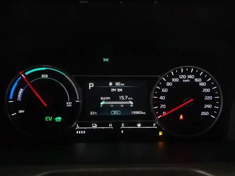 2023 Kia Sorento с пробегом 19 983 км