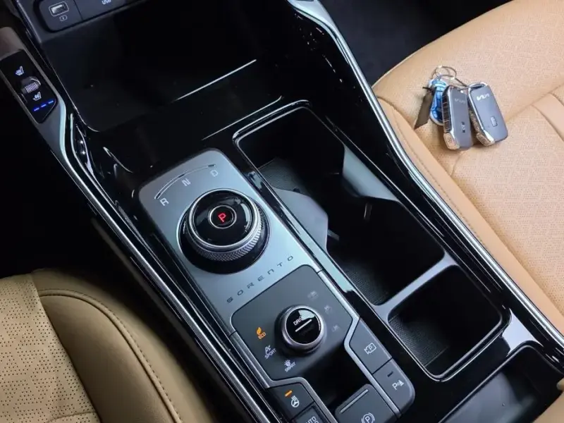 2023 Kia Sorento с пробегом 19 983 км