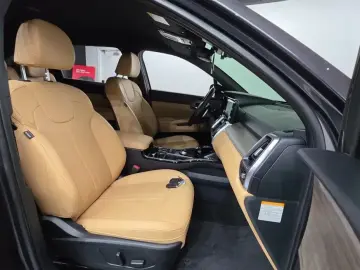 2023 Kia Sorento с пробегом 19 983 км