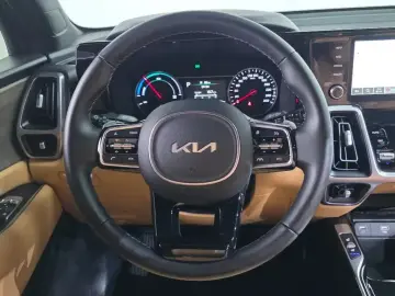 2023 Kia Sorento с пробегом 19 983 км