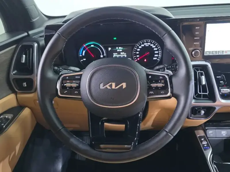 2023 Kia Sorento с пробегом 19 983 км