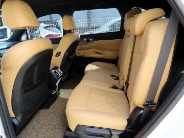 2023 Kia Sorento с пробегом 49 400 км