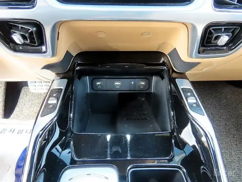 2023 Kia Sorento с пробегом 49 400 км
