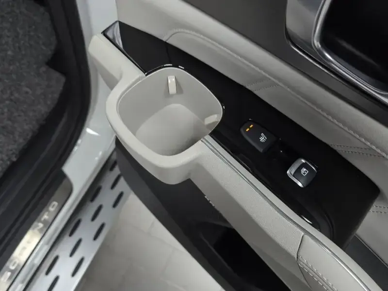 2022 Kia Sorento с пробегом 56 153 км