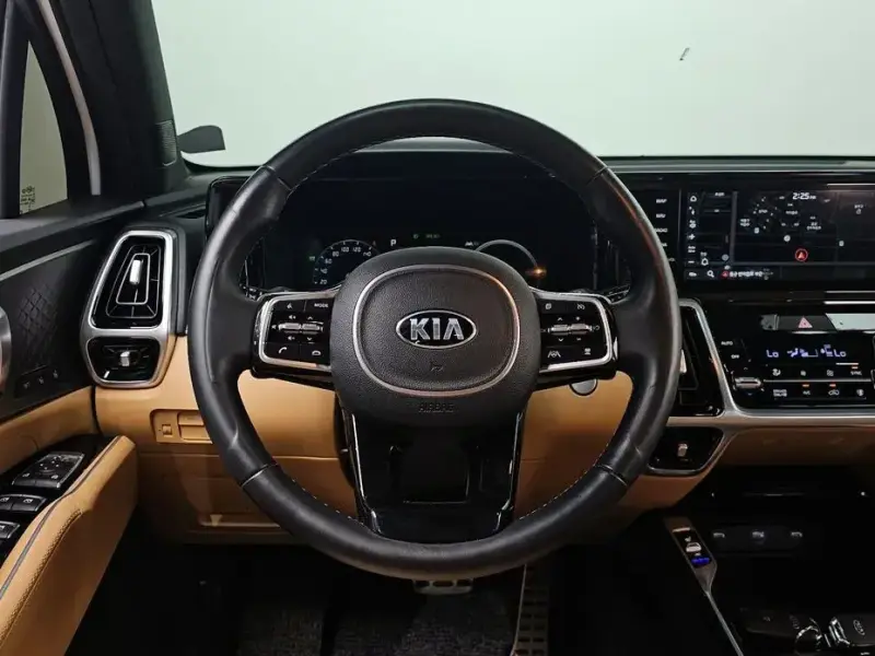2021 Kia Sorento с пробегом 23 984 км