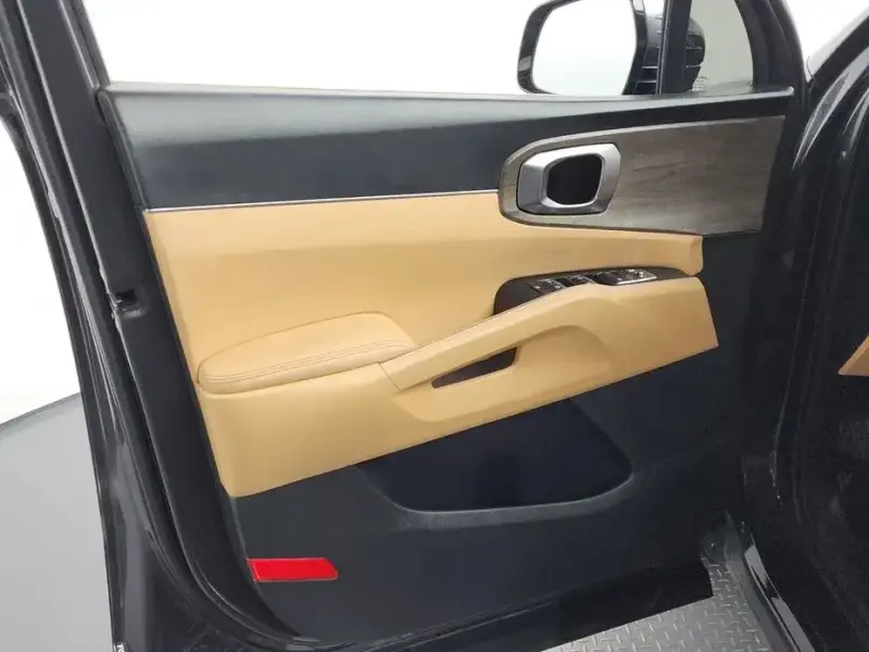 2022 Kia Sorento с пробегом 142 341 км