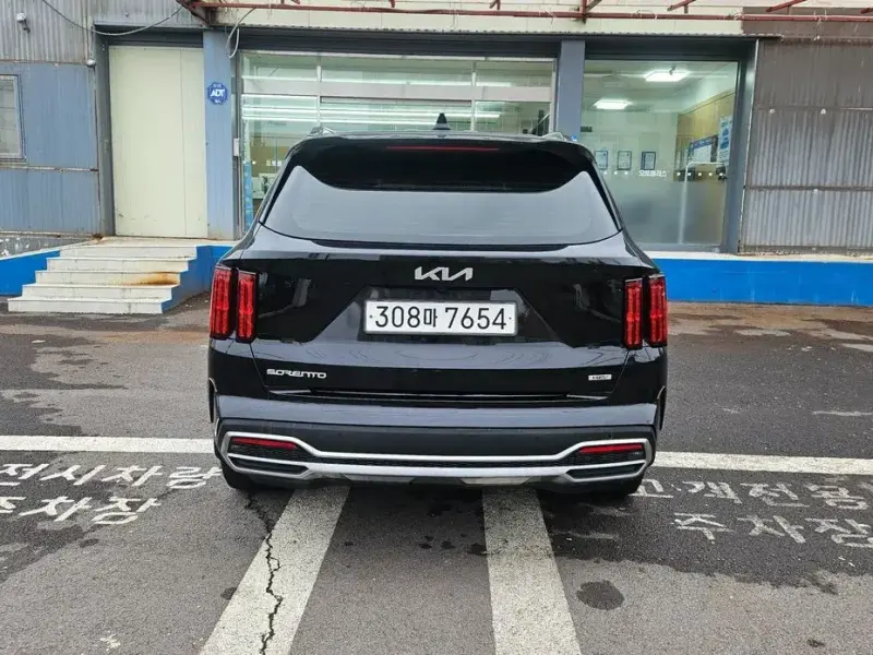 2023 Kia Sorento с пробегом 128 604 км