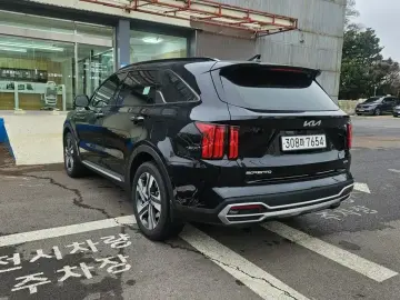 2023 Kia Sorento с пробегом 128 604 км