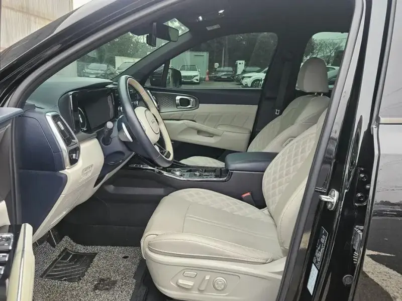 2023 Kia Sorento с пробегом 128 604 км