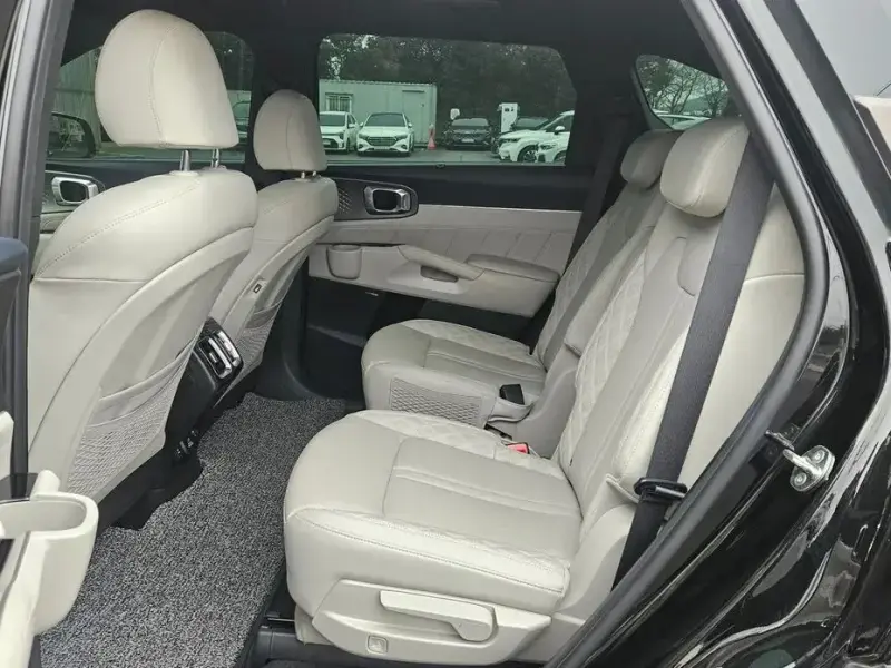 2023 Kia Sorento с пробегом 128 604 км