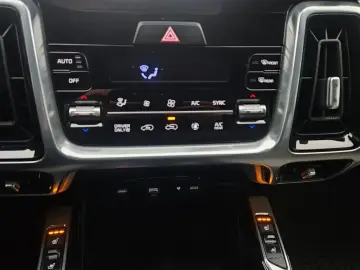 2023 Kia Sorento с пробегом 128 604 км