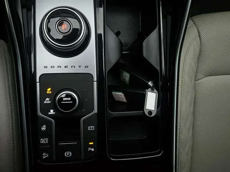 2023 Kia Sorento с пробегом 128 604 км