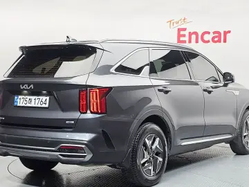 2023 Kia Sorento с пробегом 39 861 км