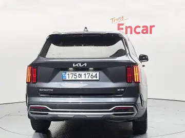 2023 Kia Sorento с пробегом 39 861 км