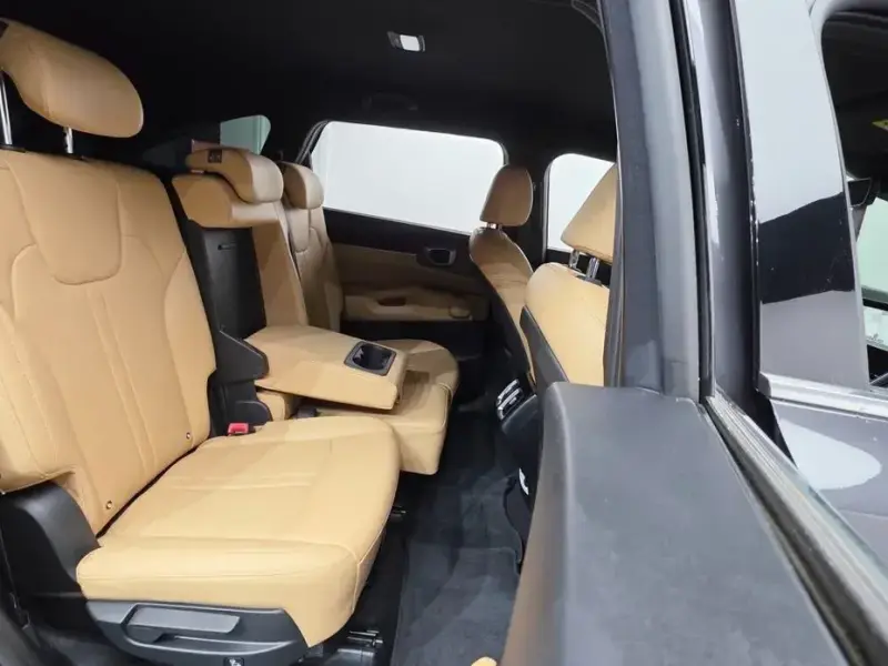 2023 Kia Sorento с пробегом 39 861 км